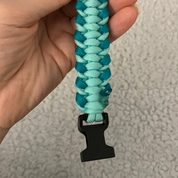 Cyan Blue and Turquoise Paracord Bracelet - Picture 12 of 14